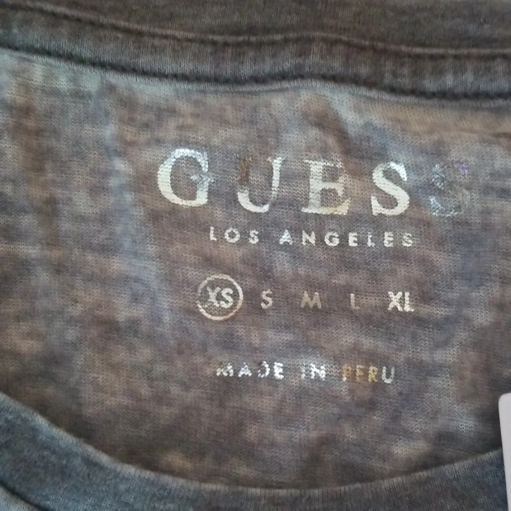 GUESS Women's T-shirt NWT